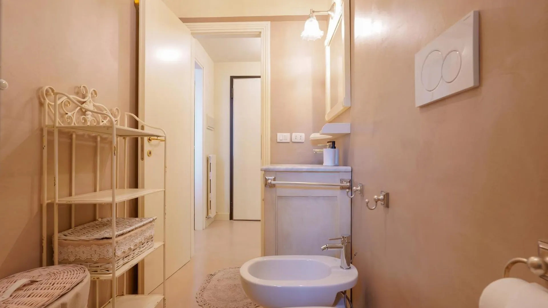 Guasto Apartment Bolonia 0*,